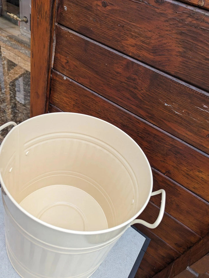 Cream Ash Bin with Lid